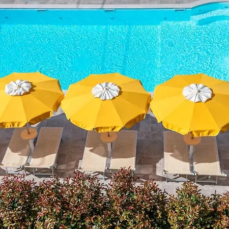 Riviera Hotel 3*
