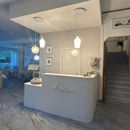 Riviera Hotel 3*
